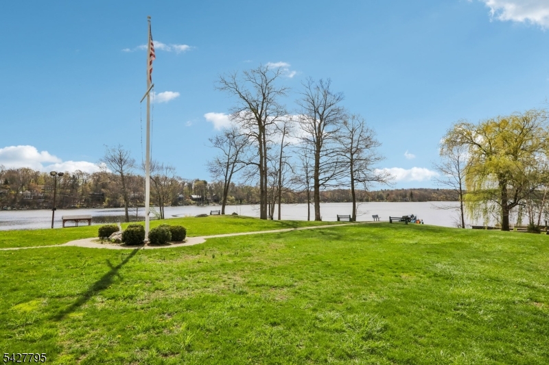 11 Alamoosook Road Vernon, NJ 07422 - Photo 41 of 49 Gallery Image 41