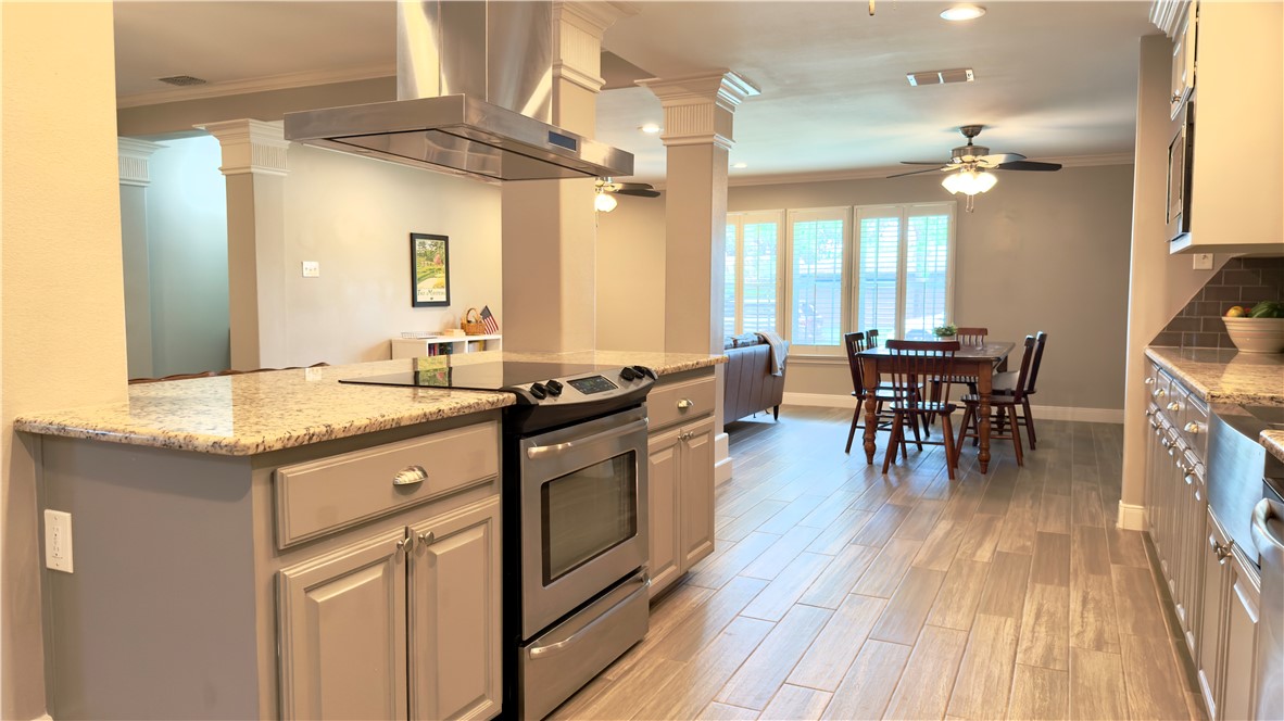 638 Moray Place Corpus Christi, TX 78411 - Photo 11 of 34