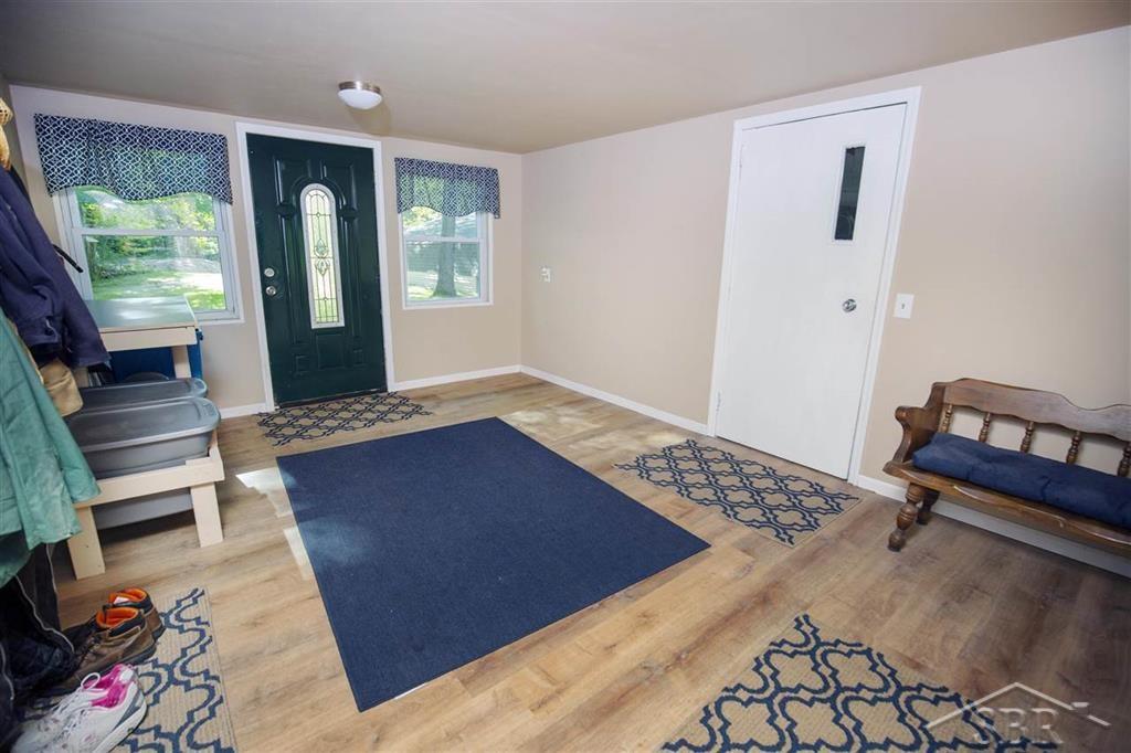 431 South Geneva Road Shepherd, MI 48883 - Photo 4 of 32
