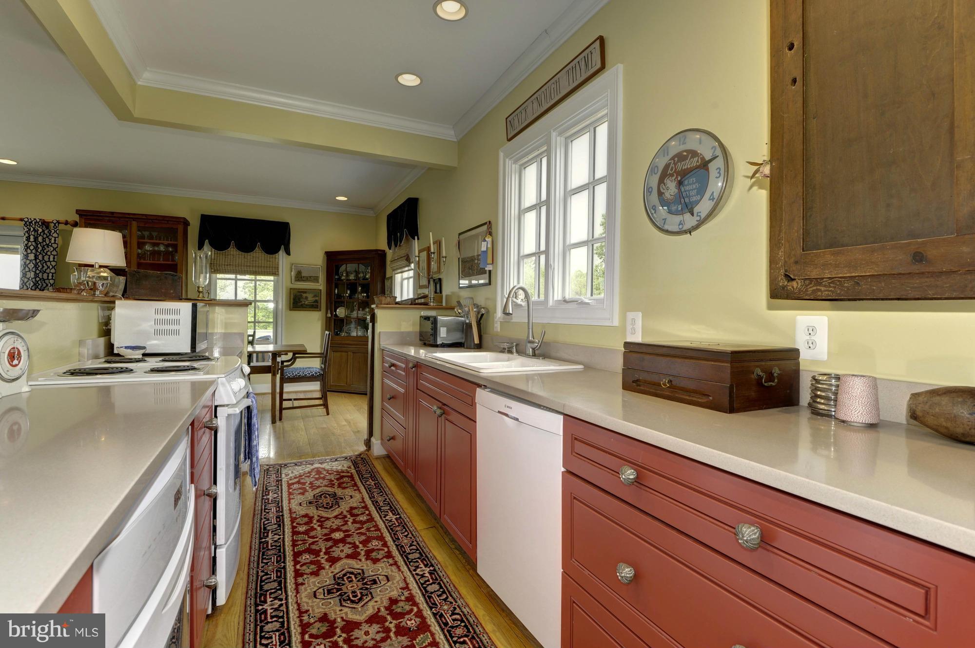 21286 Hibbs Bridge Road Middleburg, VA 20117 - Photo 11 of 30 Huge pantry off from Kitchen