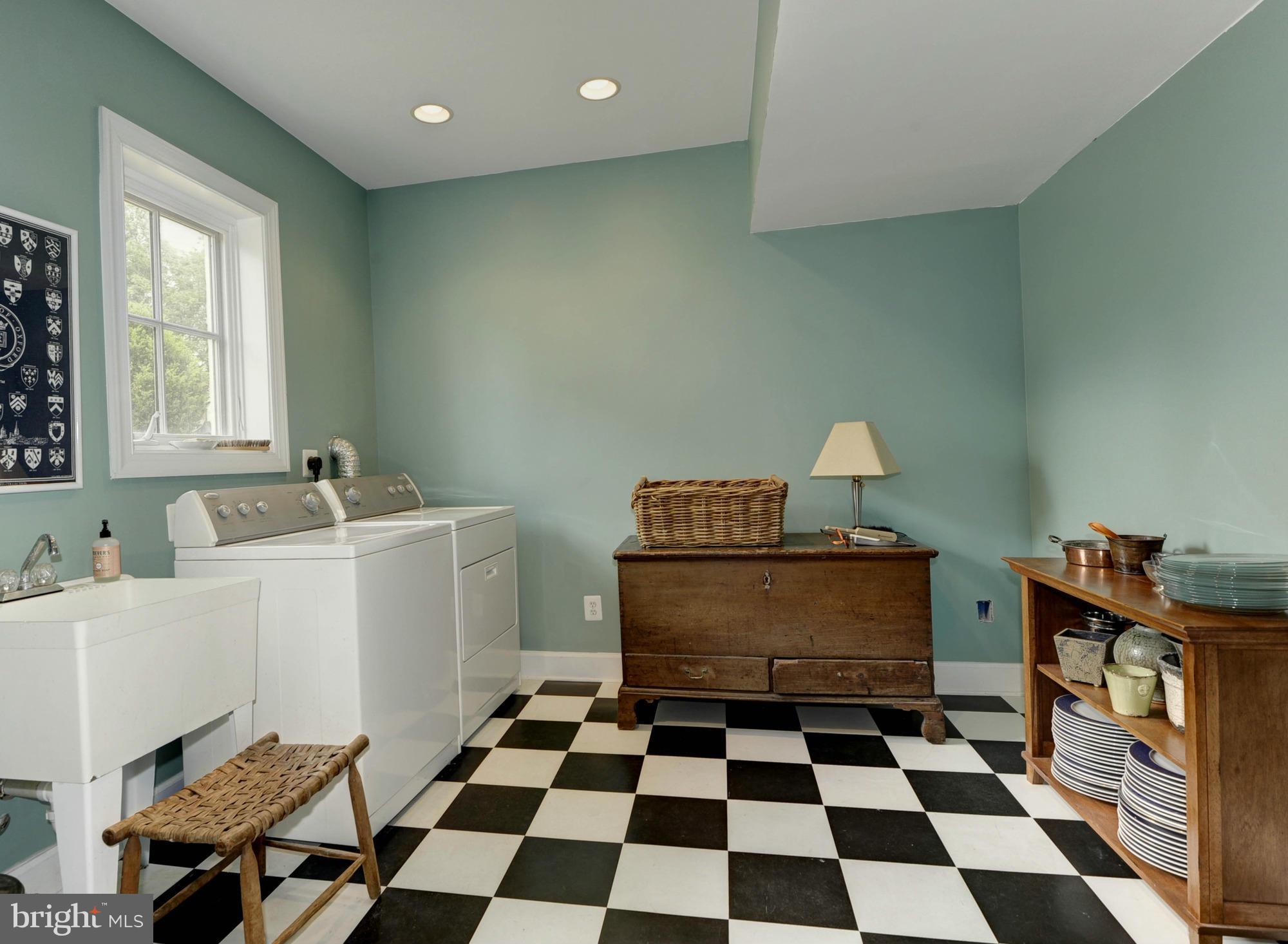 21286 Hibbs Bridge Road Middleburg, VA 20117 - Photo 23 of 30 Huge Laundry Room