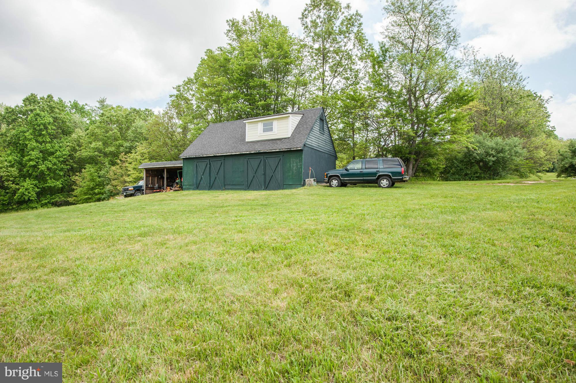 21286 Hibbs Bridge Road Middleburg, VA 20117 - Photo 29 of 30 Barn with farm office and workshop