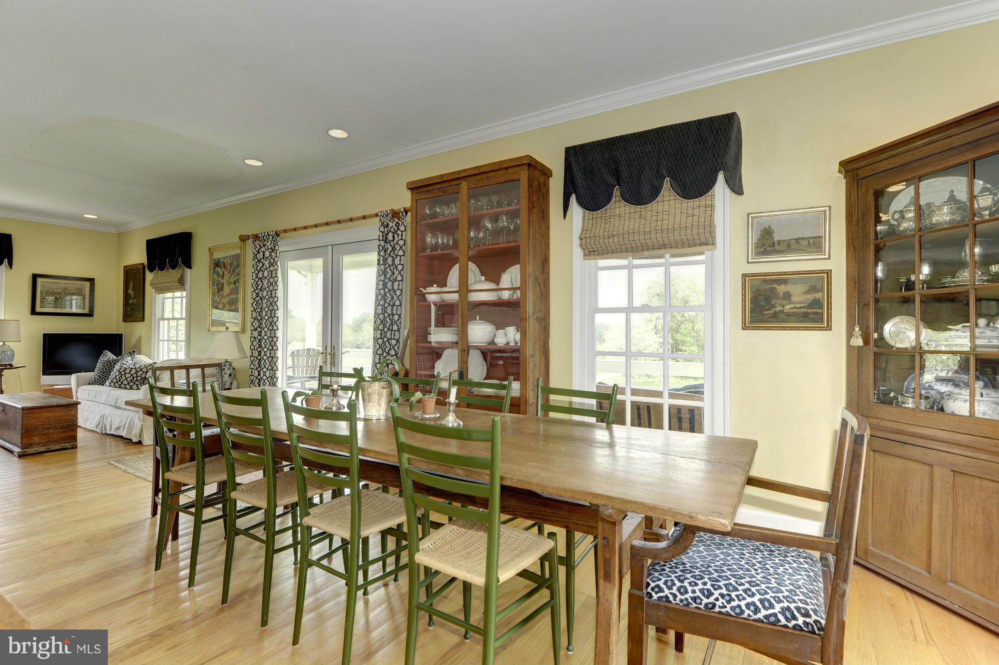 21286 Hibbs Bridge Road Middleburg, VA 20117 - Photo 8 of 30 Dinner with family and friends