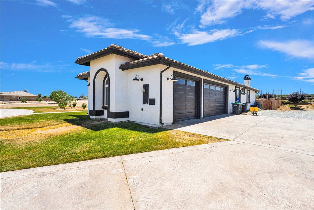7381 Cygnet Road Phelan, CA 92371 - Photo 4 of 70