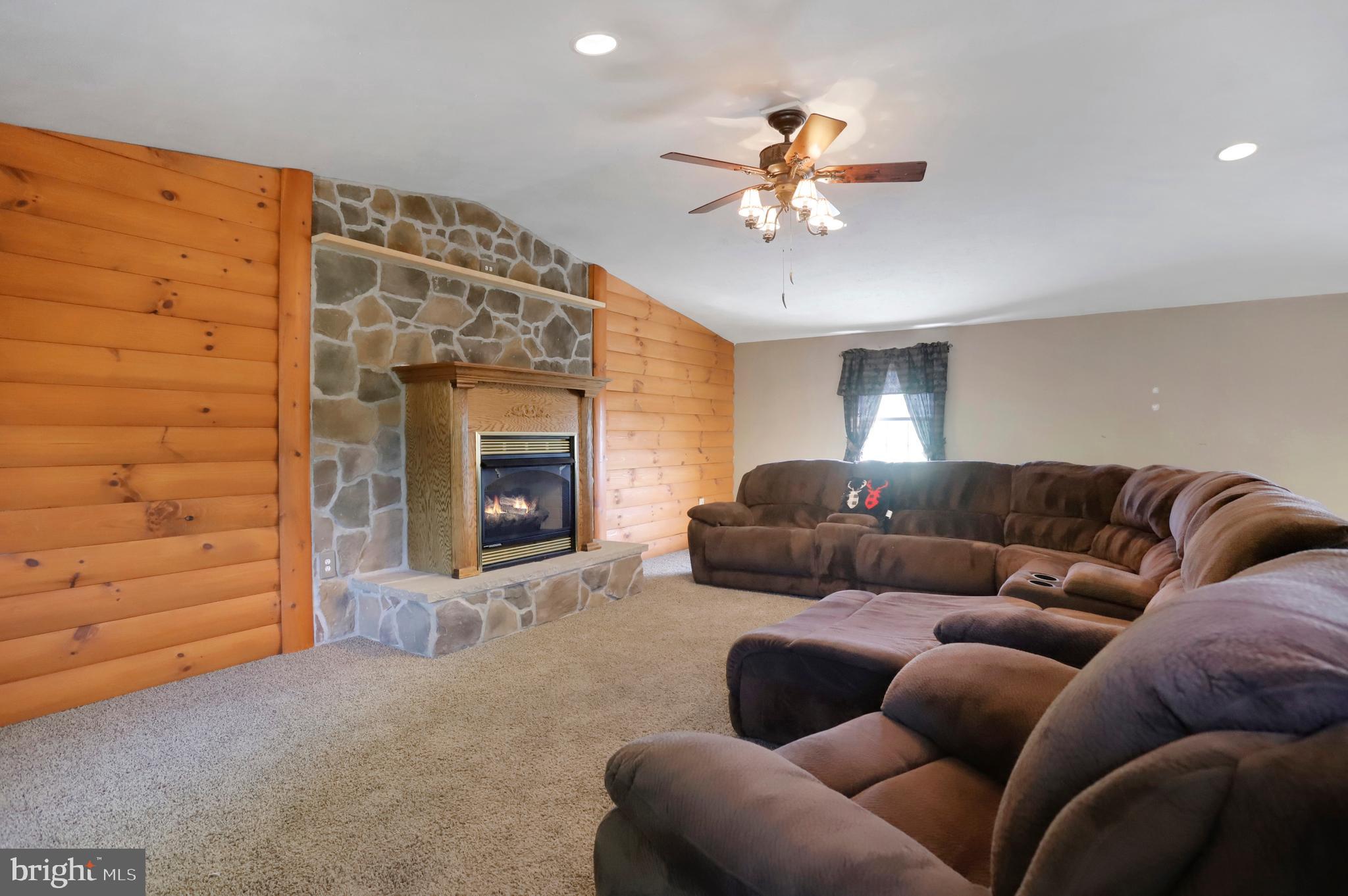 13020 Independence Road Clear Spring, MD 21722 - Photo 27 of 62 Family room main level