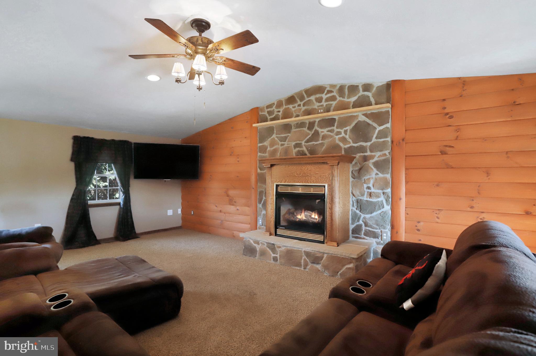 13020 Independence Road Clear Spring, MD 21722 - Photo 28 of 62 Family room
