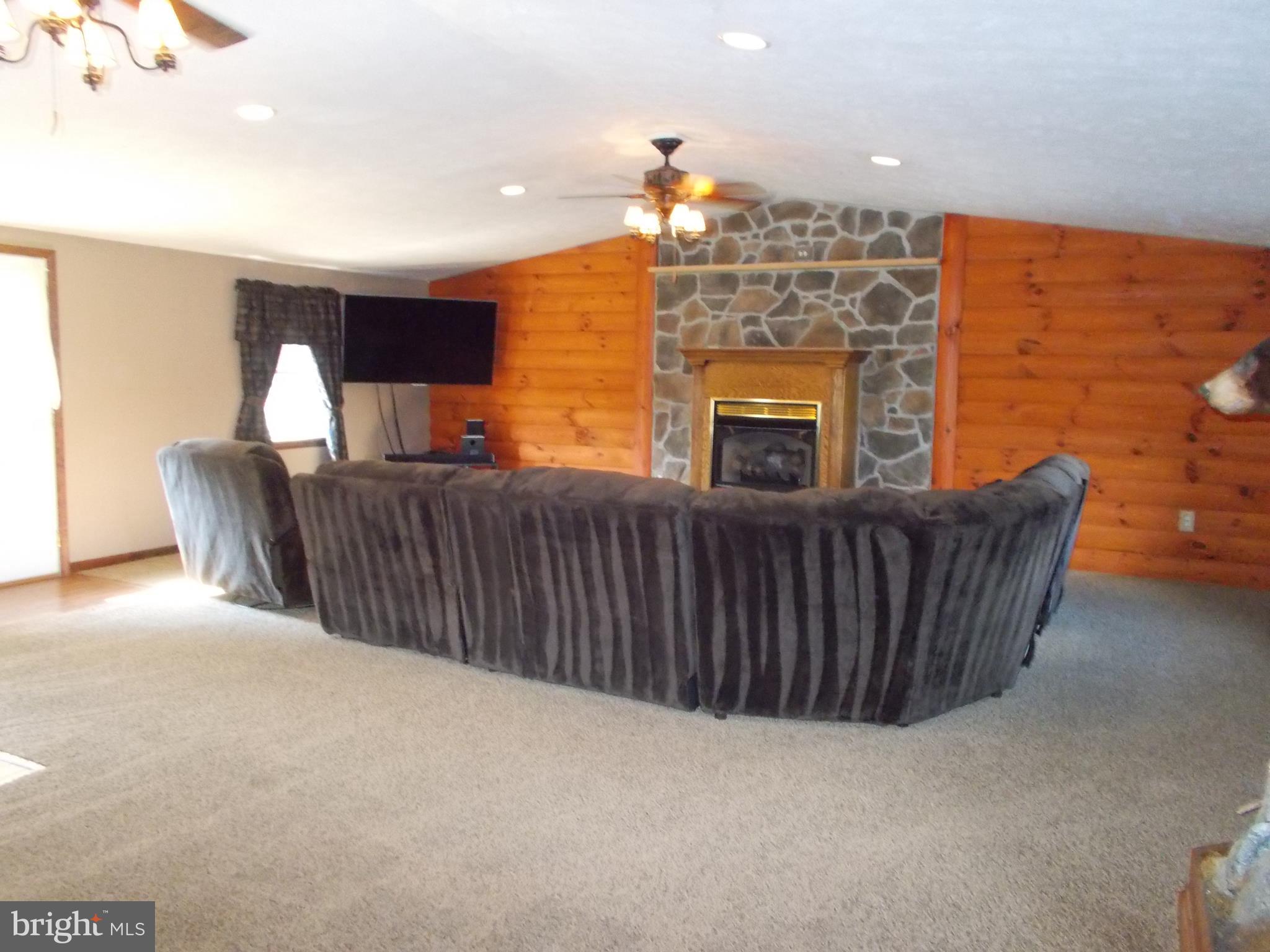 13020 Independence Road Clear Spring, MD 21722 - Photo 31 of 62 Family Room