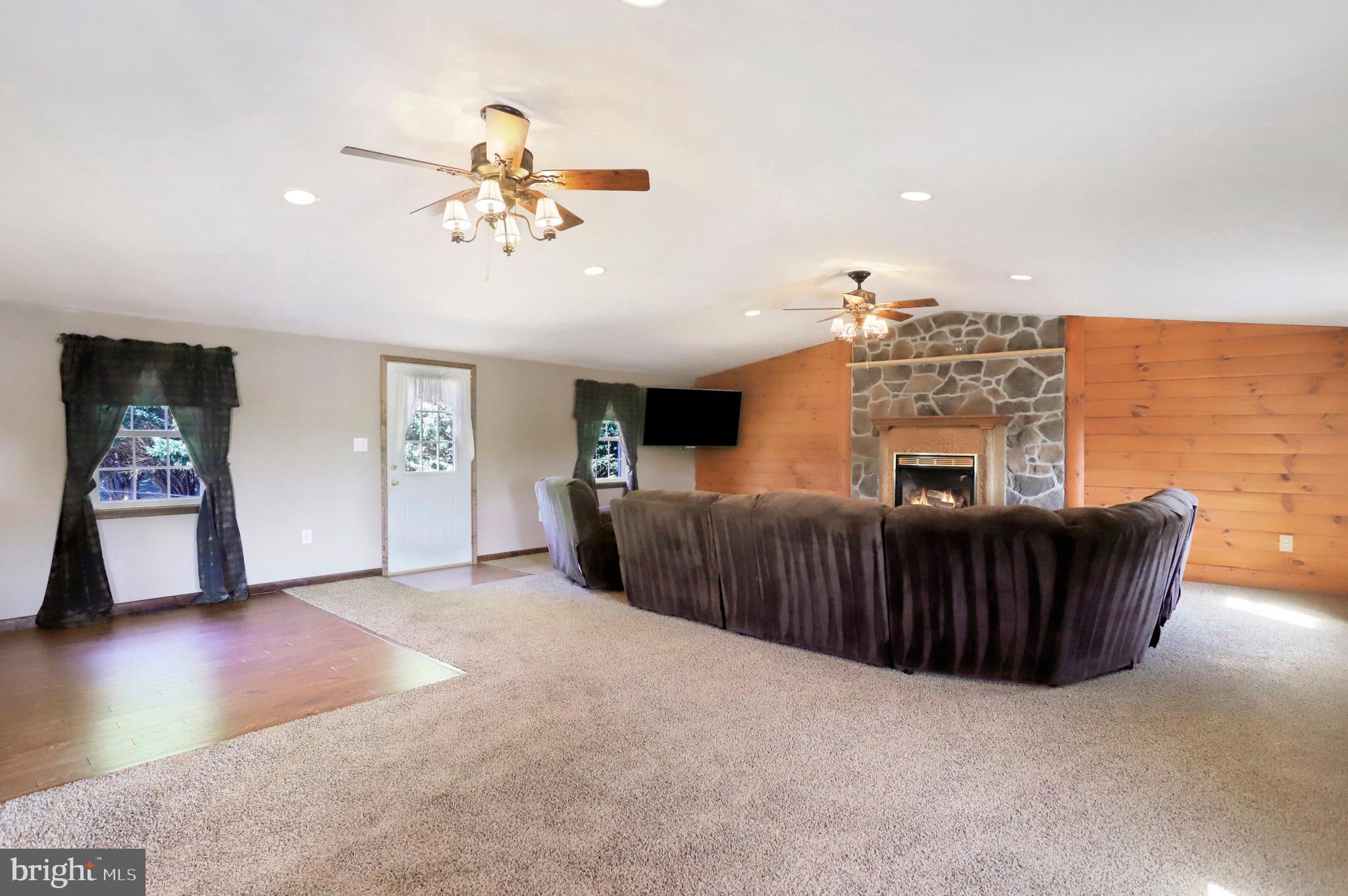 13020 Independence Road Clear Spring, MD 21722 - Photo 33 of 62 Family room