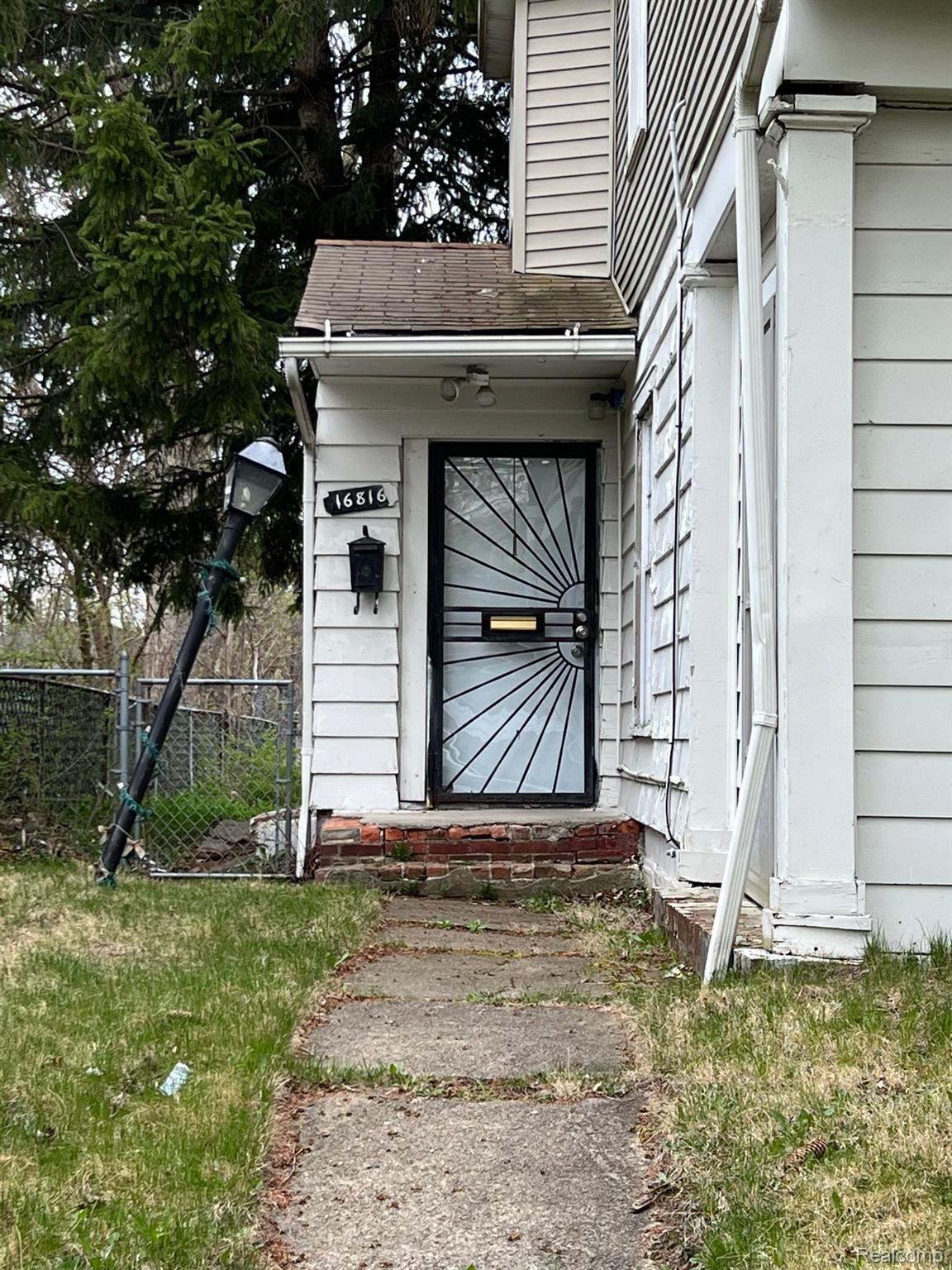 16816 Inverness Street Detroit, MI 48221 - Photo 4 of 23 Gallery Image 4