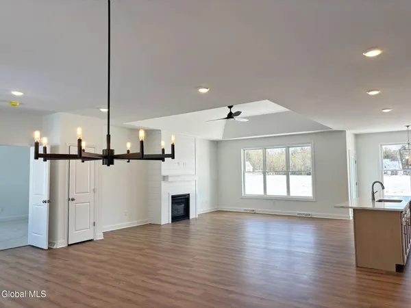 $778,054 | 15 Eastpointe Drive, Wilton, NY 12866
