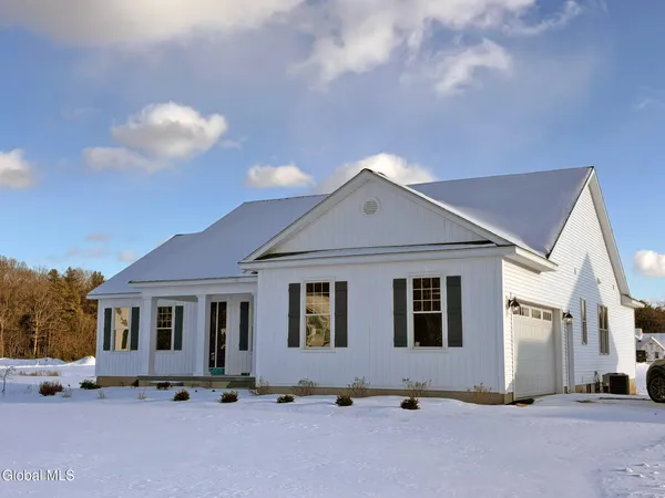 $778,054 | 15 Eastpointe Drive, Wilton, NY 12866