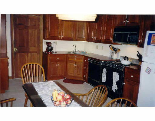136 Edgewood Road Westwood, MA 02090 - Photo 5 of 5 Gallery Image 5
