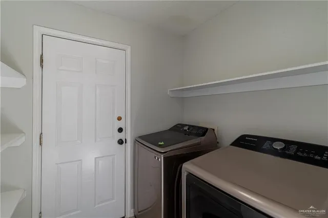 a view of utility room