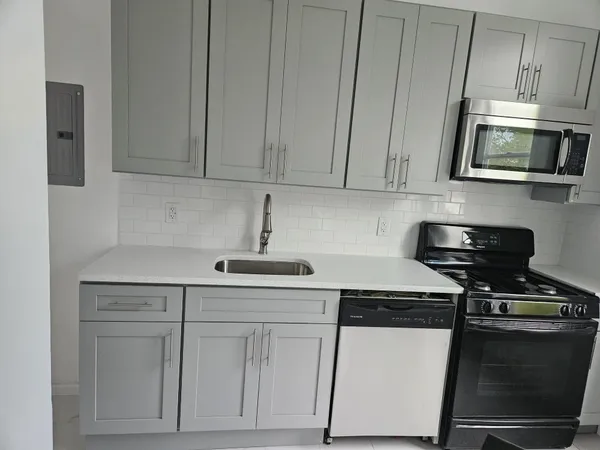 $2,950 | 1103 Grand Avenue, Unit 1, North Bergen, NJ 07047