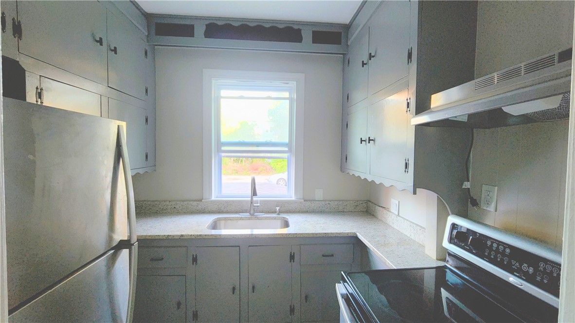 126 Welles Street Woonsocket, RI 02895 - Photo 7 of 37