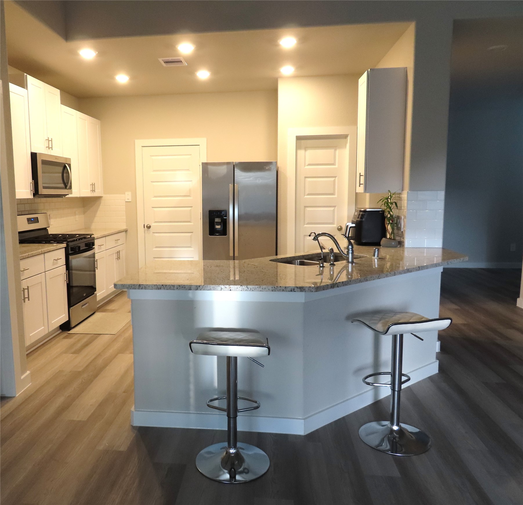 10854 Bodie Hls Drive Rosharon, TX 77583 - Photo 3 of 16