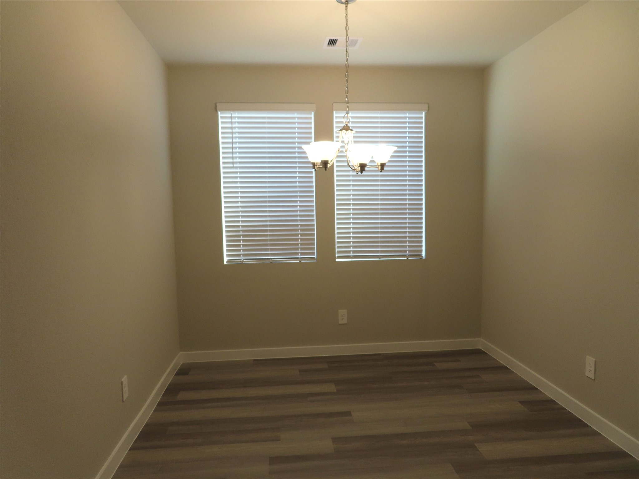 10854 Bodie Hls Drive Rosharon, TX 77583 - Photo 4 of 16