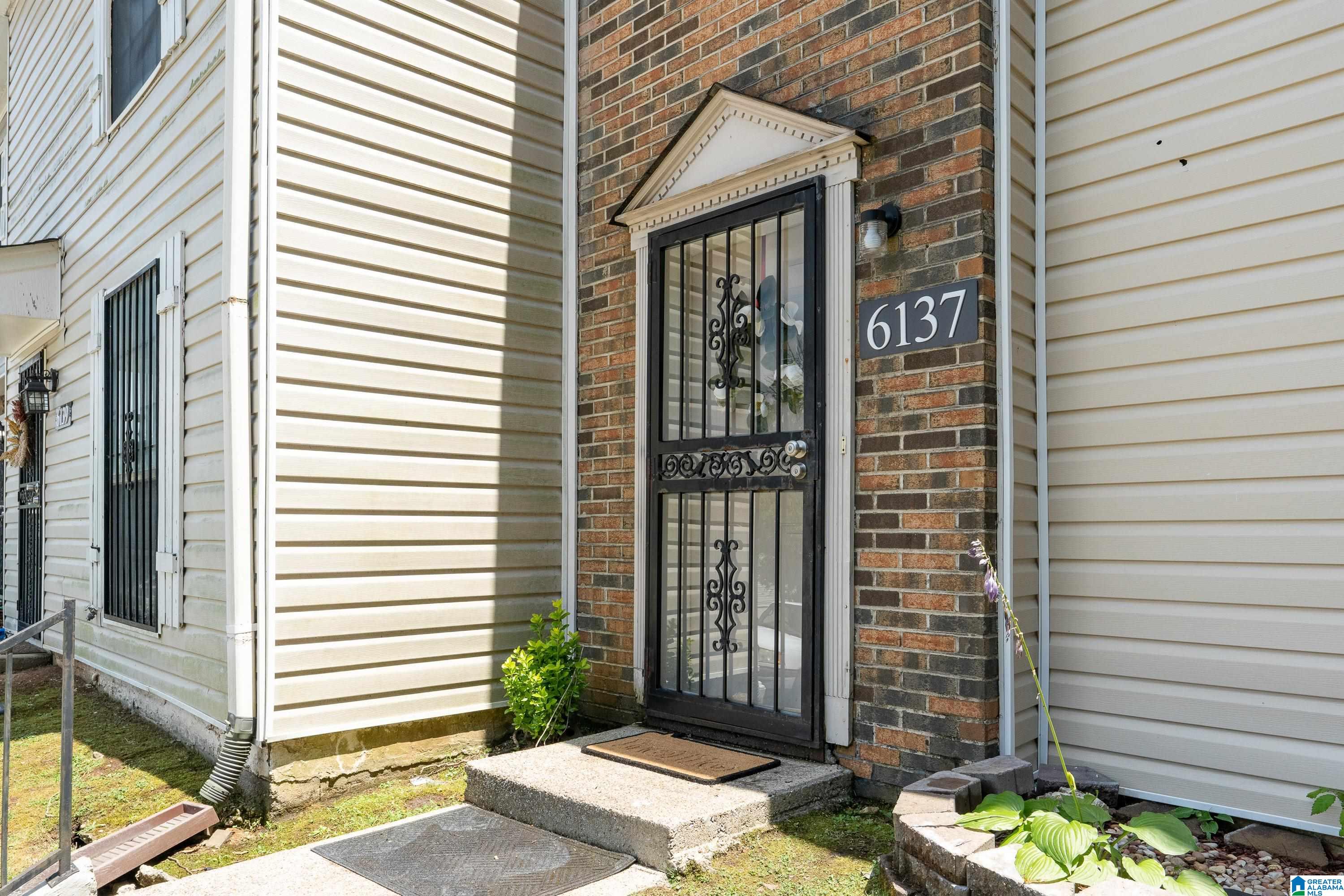 6137 Crest Green Road Birmingham, AL 35212 - Photo 3 of 26