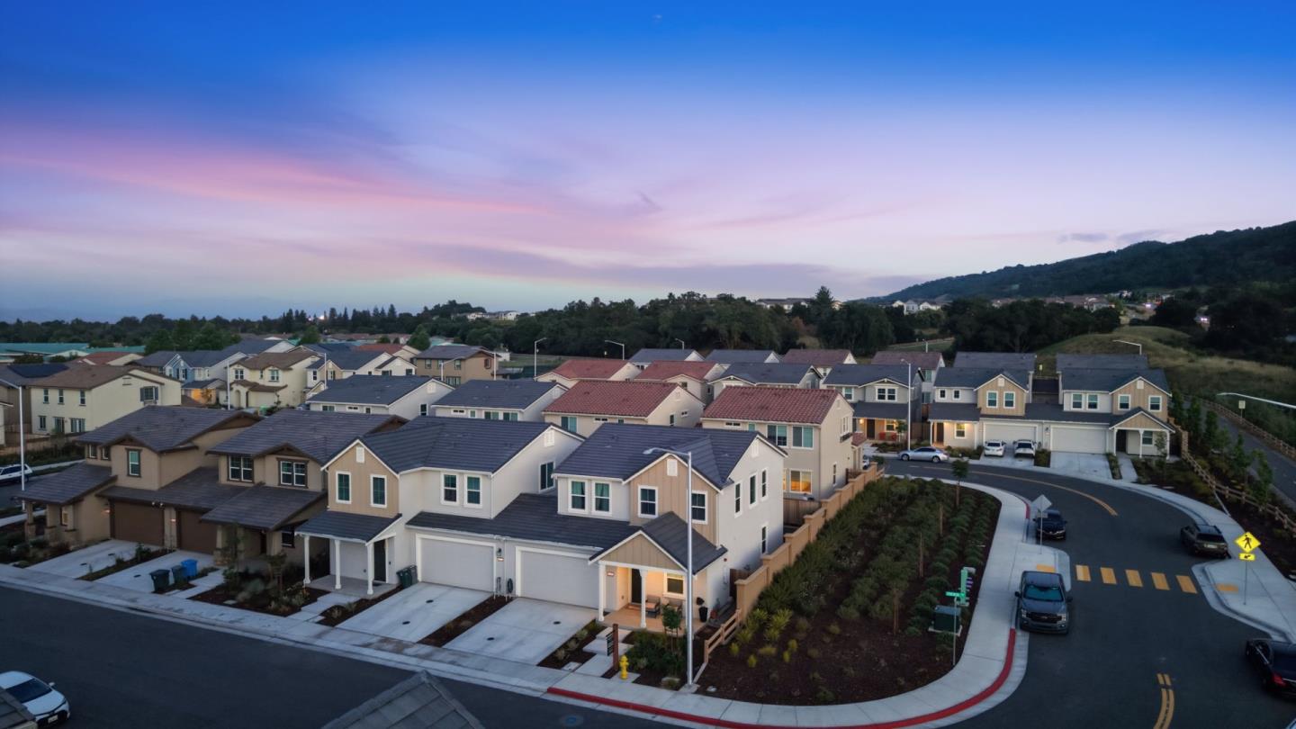 1646 Siderits Way Gilroy, CA 95020 - Photo 9 of 65 a view of a city