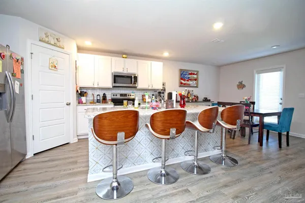 $2,450 | 6376 Burrow Lane, Pensacola, FL 32526