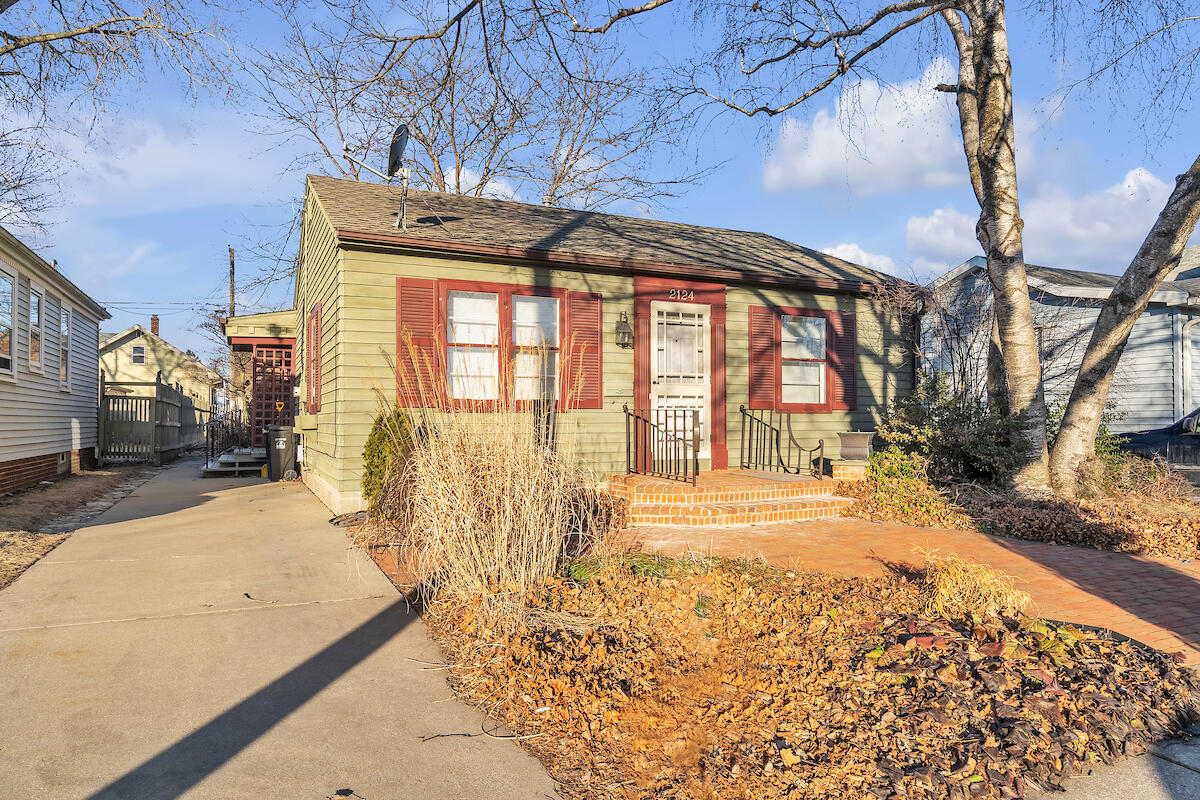2124 Blake Avenue Racine, WI 53404 - Photo 1 of 1 DSC06151 Twinkle Pic solution