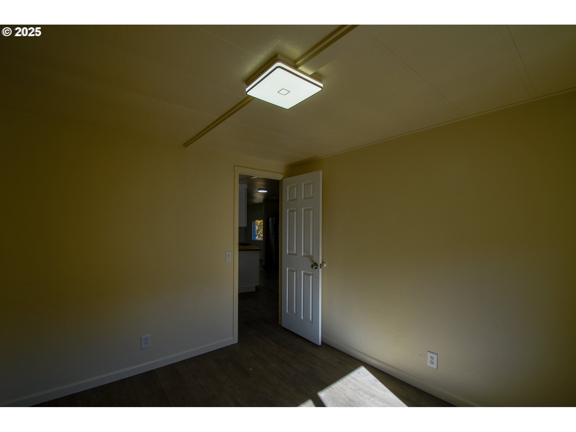 2193 Canyonville-Riddle Road Riddle, OR 97469 - Photo 16 of 25 a view of an empty room and window