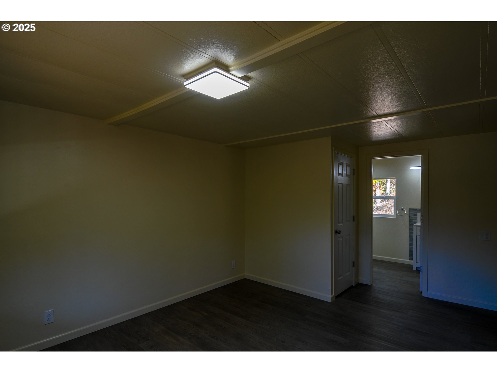 2193 Canyonville-Riddle Road Riddle, OR 97469 - Photo 18 of 25 a view of an empty room