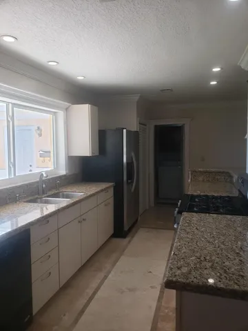 $3,400 | 812 Dogwood Road, North Palm Beach, FL 33408