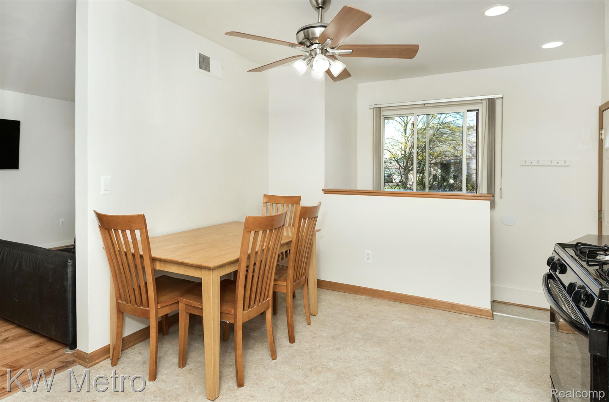 2221 Dorothea Road Berkley, MI 48072 - Photo 7 of 32 Gallery Image 7