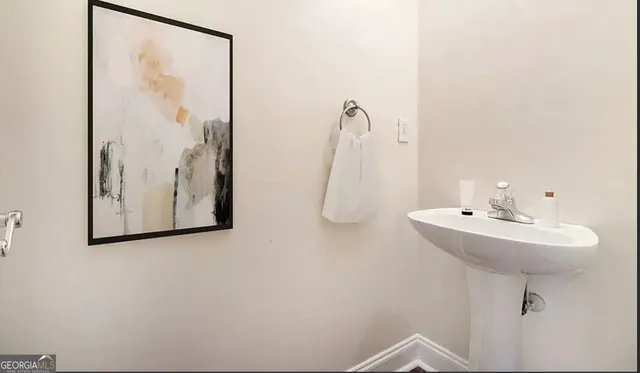 $2,100 | 3068 Lauren Parc Road, Decatur, GA 30032