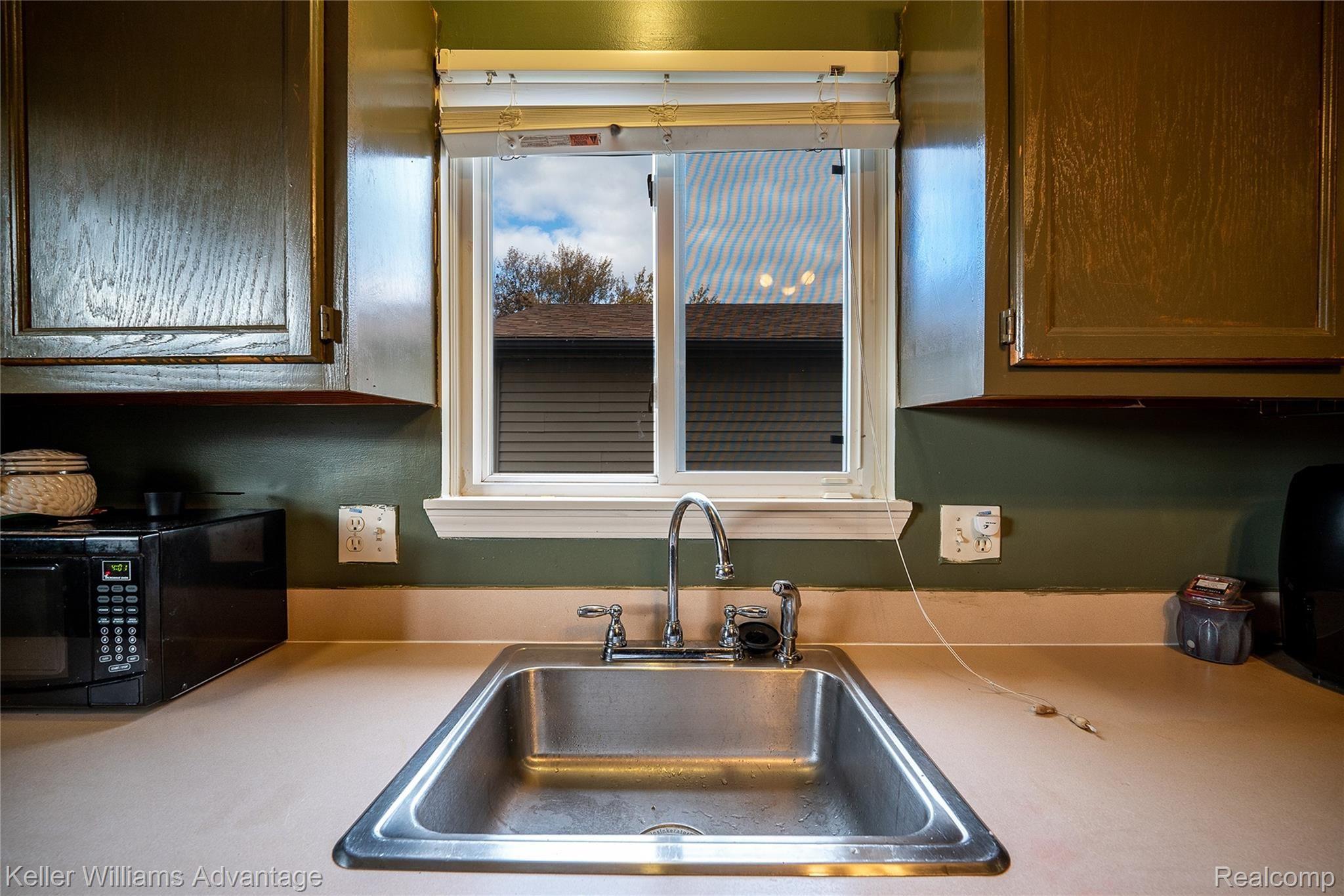 8267 West Point Street Taylor, MI 48180 - Photo 13 of 26 WestpointSt_8267_Kitchen 4.jpg