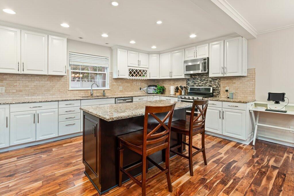 1920 Riverside Drive Columbus, OH 43221 - Photo 16 of 40 Bright and lots of natural sunlight!