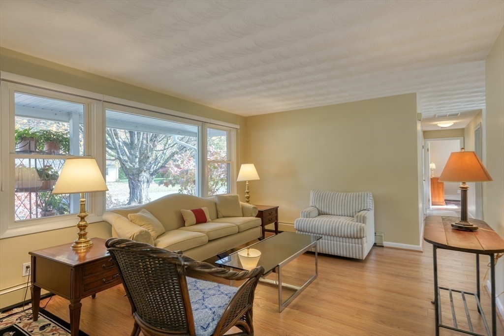 36 Ruthellen Road Framingham, MA 01701 - Photo 14 of 35