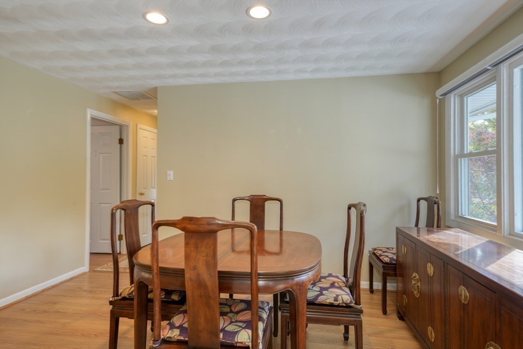 36 Ruthellen Road Framingham, MA 01701 - Photo 17 of 35