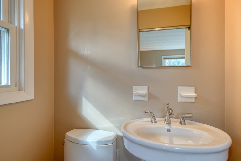 36 Ruthellen Road Framingham, MA 01701 - Photo 20 of 35