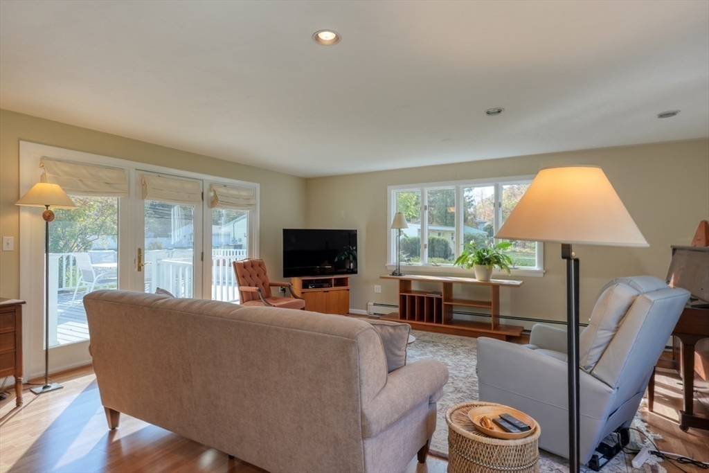 36 Ruthellen Road Framingham, MA 01701 - Photo 7 of 35