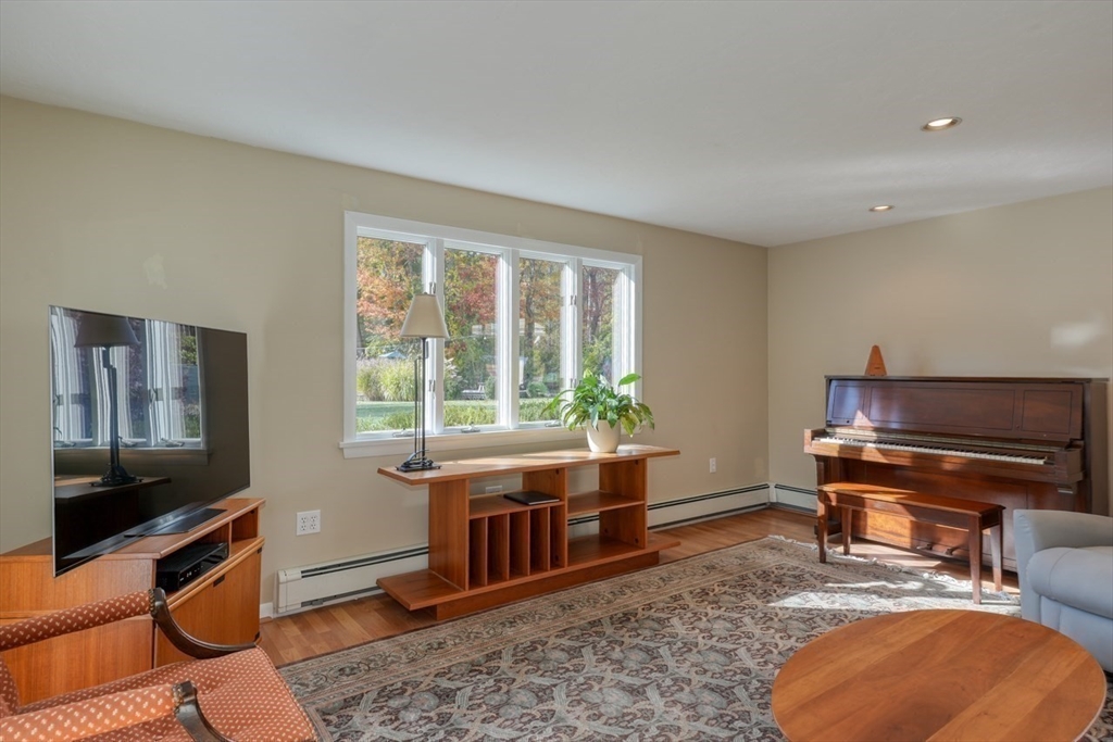 36 Ruthellen Road Framingham, MA 01701 - Photo 10 of 35