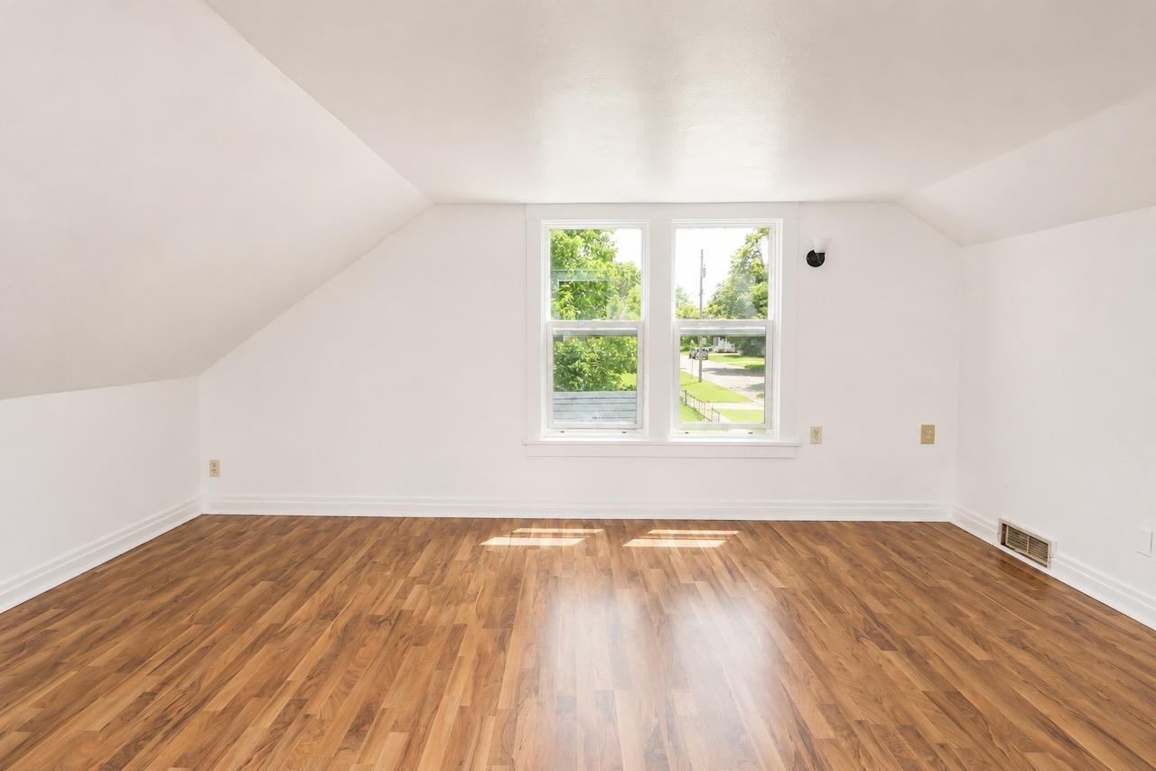 959 6th Street Beloit, WI 53511 - Photo 11 of 13