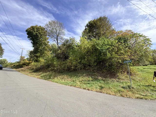 $54,900 | 20 Dusenberry Lane, Brunswick, NY 12180