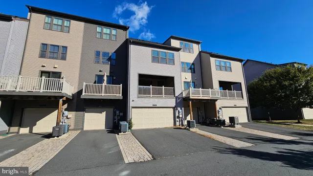 $3,700 | 43369 Southland Street, Ashburn, VA 20148