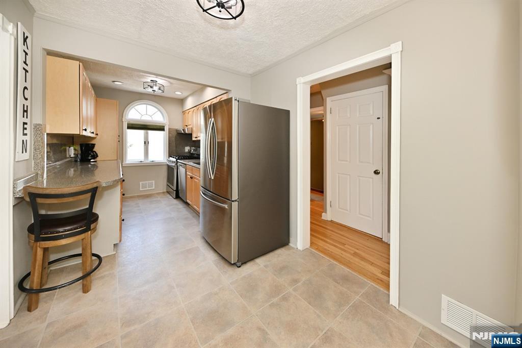 738 Grant Avenue Maywood, NJ 07607 - Photo 19 of 37