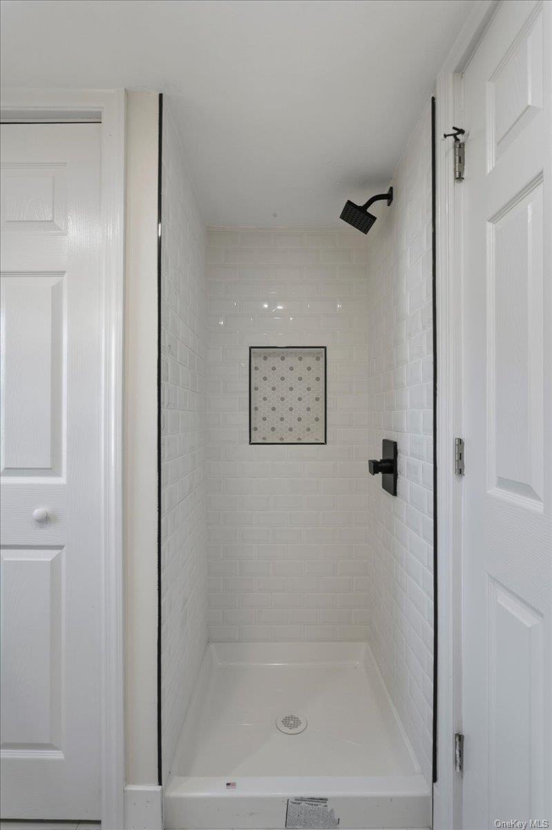 669 Vassar Road Poughkeepsie, NY 12603 - Photo 22 of 36 Gallery Image 22
