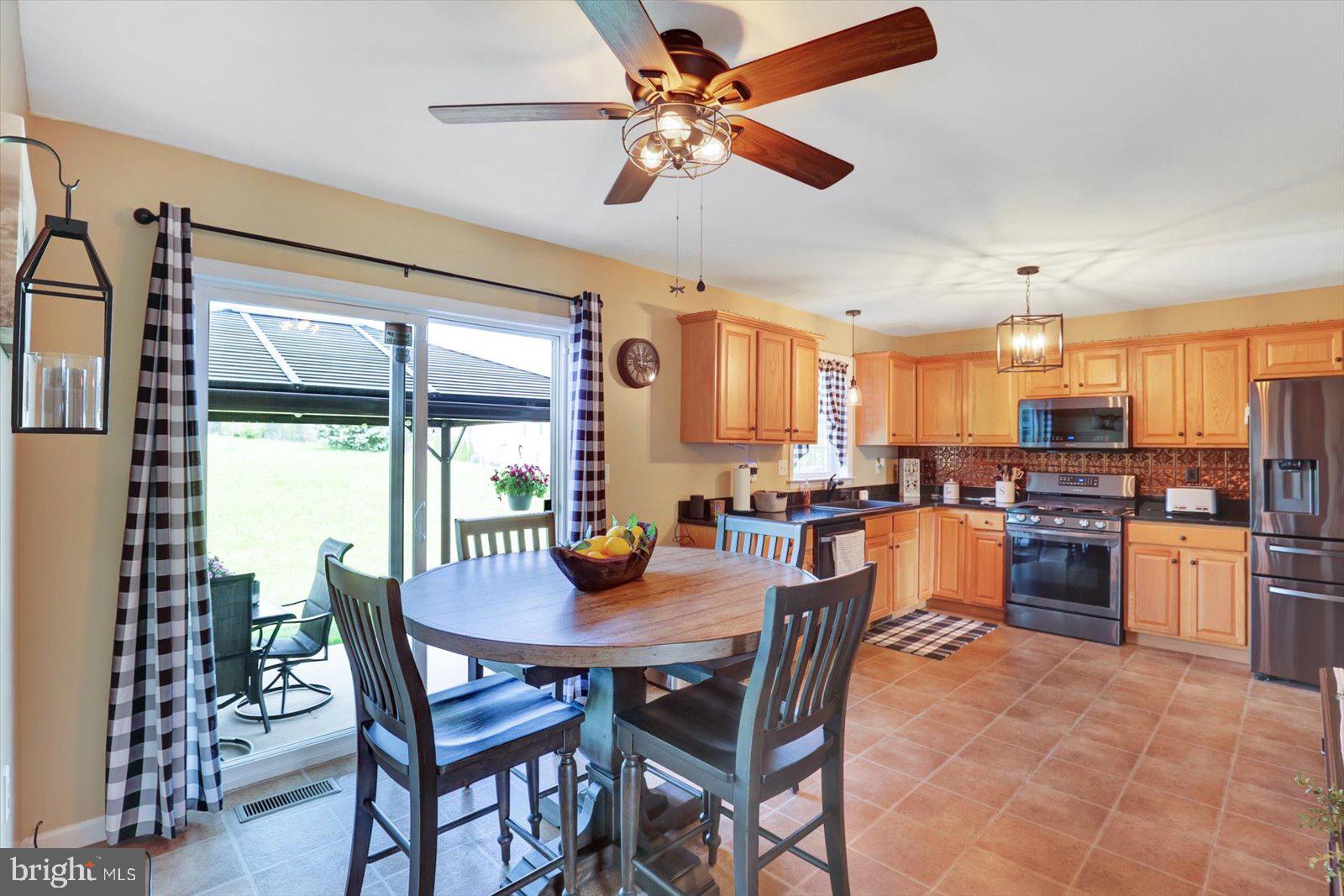 85 Thomas Drive York, PA 17404 - Photo 15 of 42