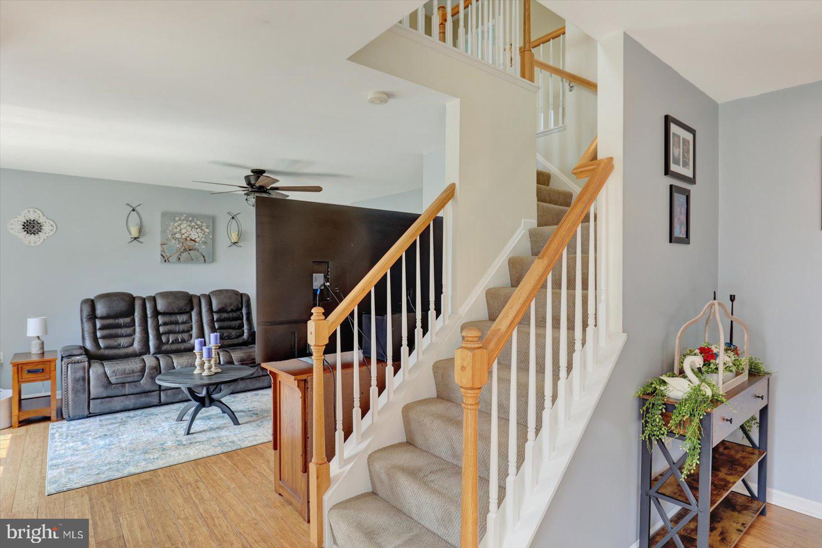 85 Thomas Drive York, PA 17404 - Photo 3 of 42