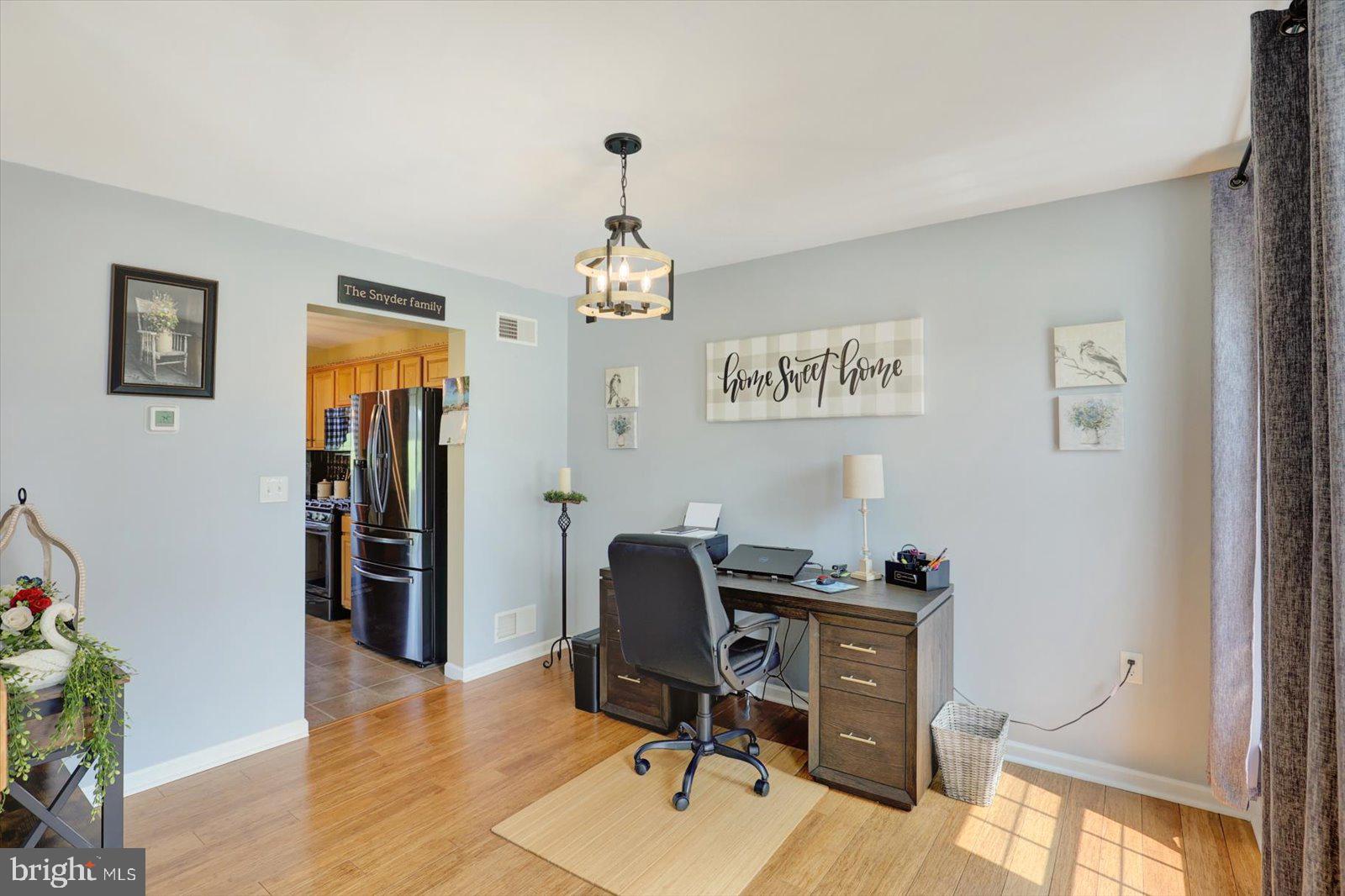 85 Thomas Drive York, PA 17404 - Photo 7 of 42