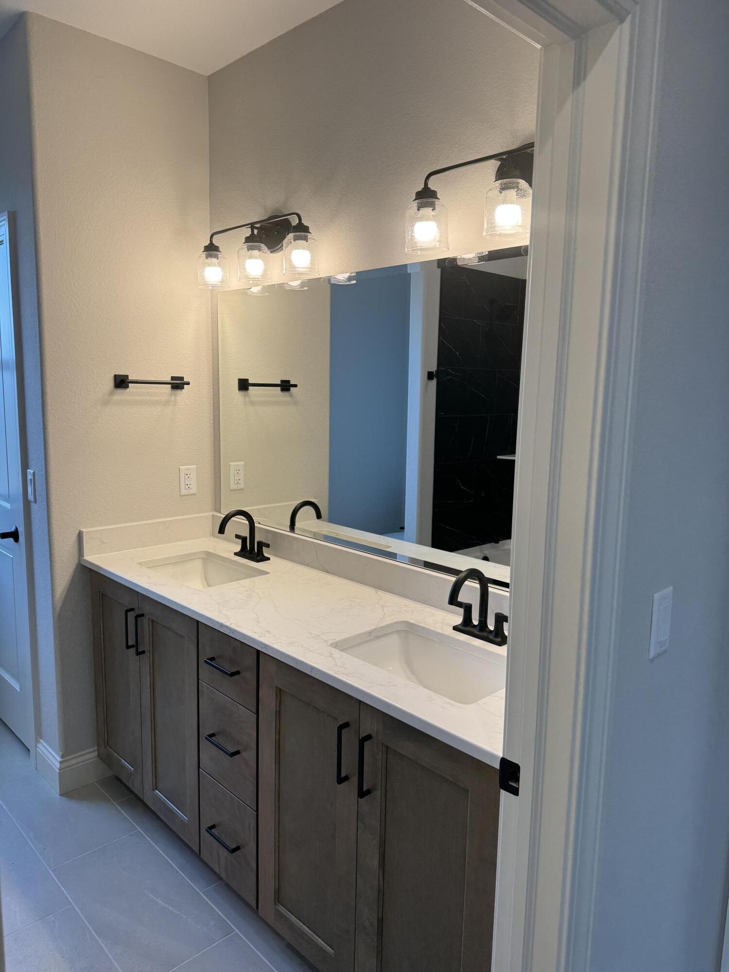 497 Limestone Lane Slinger, WI 53086 - Photo 16 of 28 IMG_1461