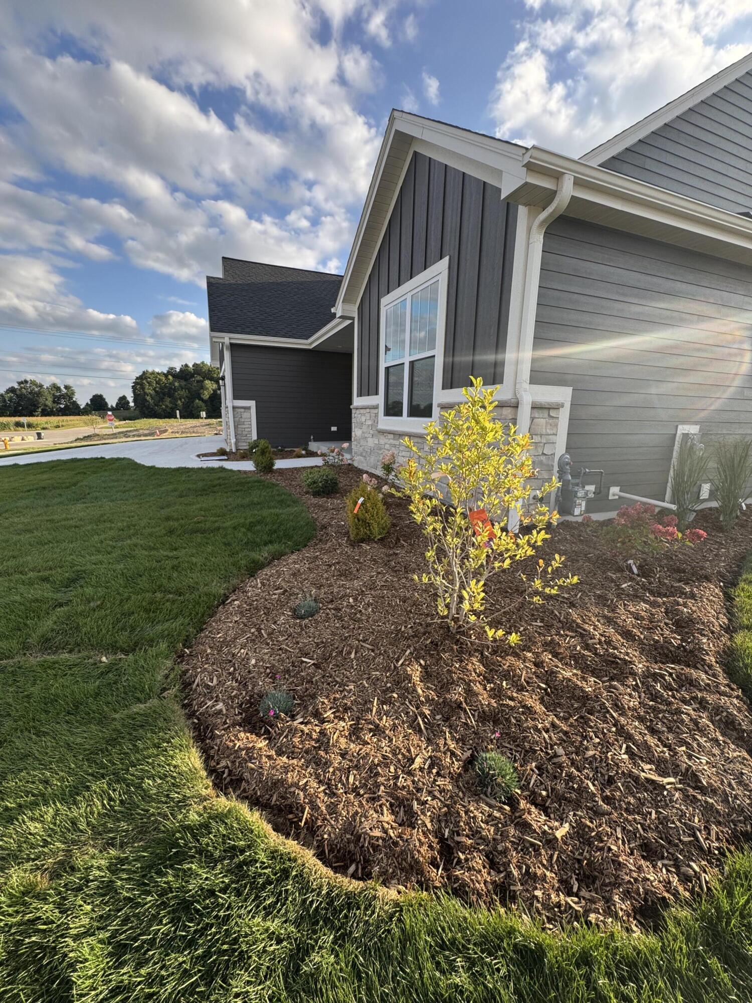 497 Limestone Lane Slinger, WI 53086 - Photo 3 of 28 IMG_1475