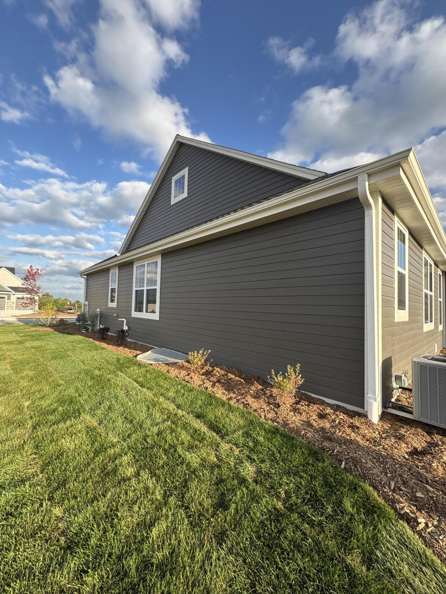 497 Limestone Lane Slinger, WI 53086 - Photo 4 of 28 IMG_1474