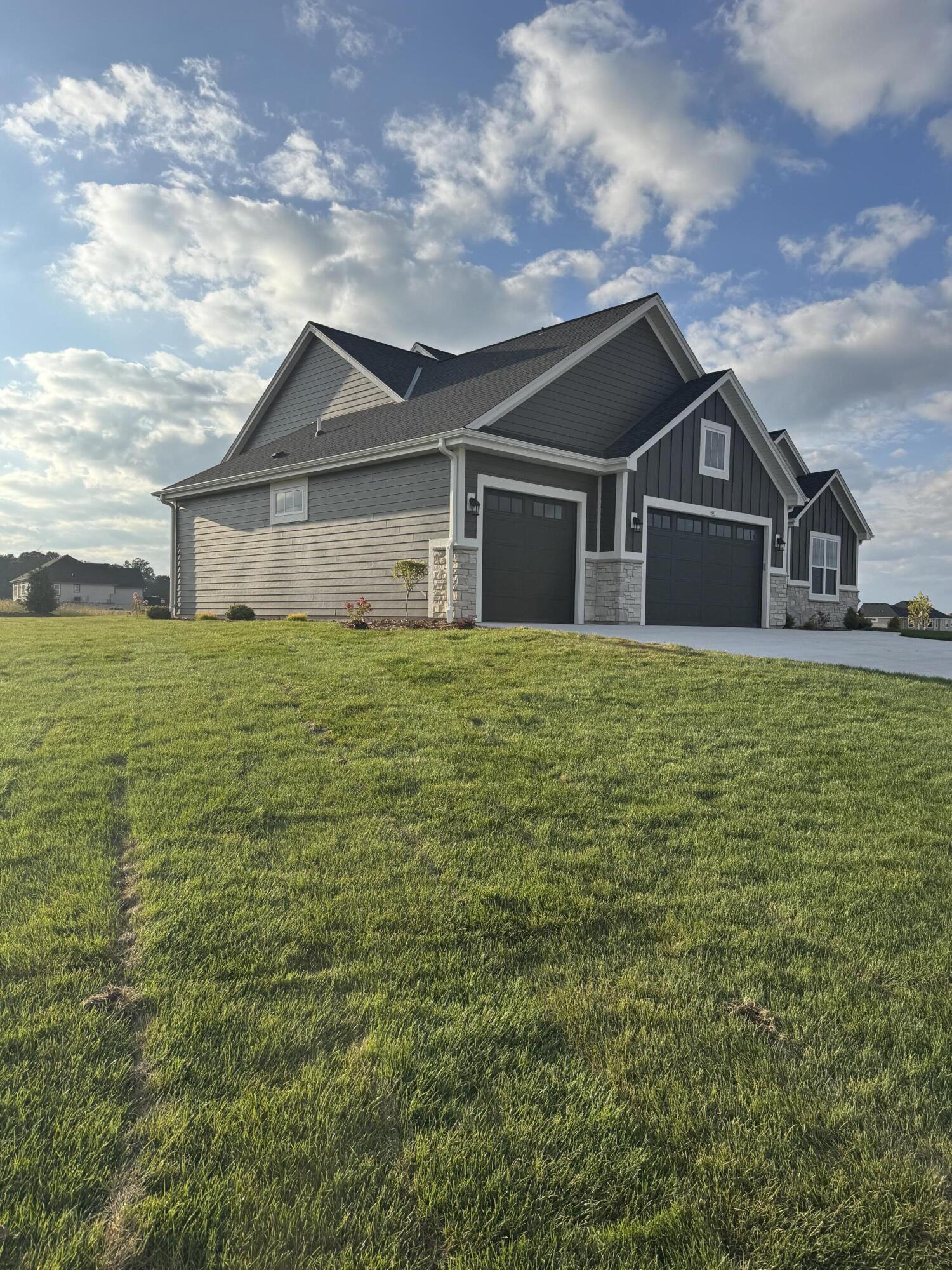 497 Limestone Lane Slinger, WI 53086 - Photo 6 of 28 IMG_1472