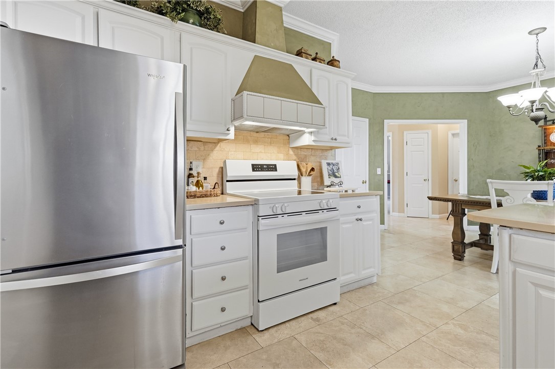 323 Sand Castle Lane St. Simons Island, GA 31522 - Photo 9 of 41 Kitchen (view 3)